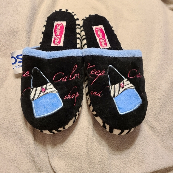 Keep Calm and Shop fleece slippers M 7-8 - Picture 1 of 5